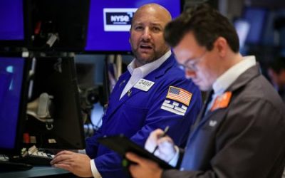 S&P 500, Nasdaq fall with data, geopolitics offsets strong results