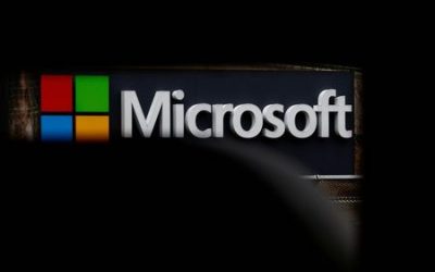 Microsoft’s AI bets boost cloud business, Alphabet yet to find silver lining