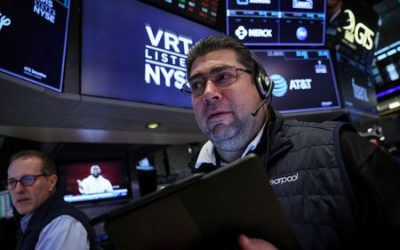 S&P 500 ends lower on mixed Fed messages, PCE on deck