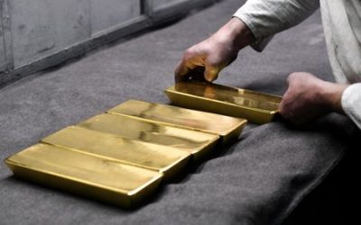 Gold marches higher as US jobs data boosts bets of early rate cut