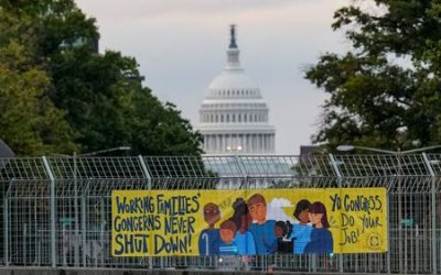 US Congress averts government shutdown, passing stopgap bill